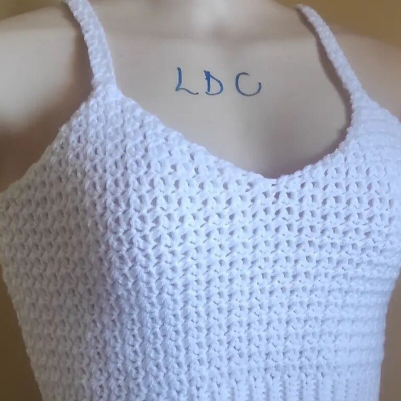 BELZ V-NECK CROP TOP