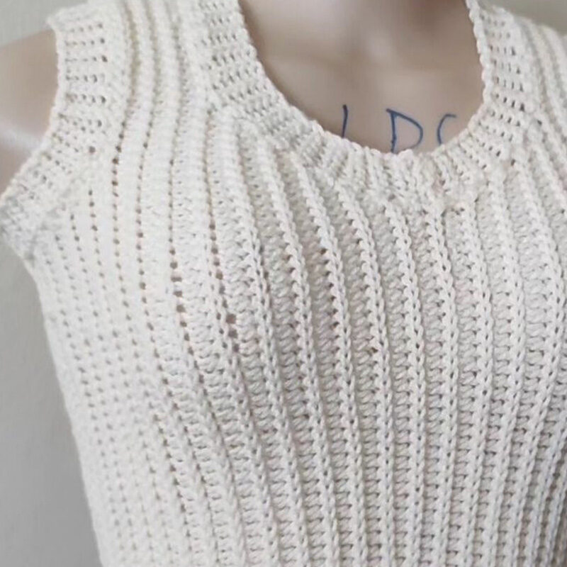 ZARIA VEST TOP